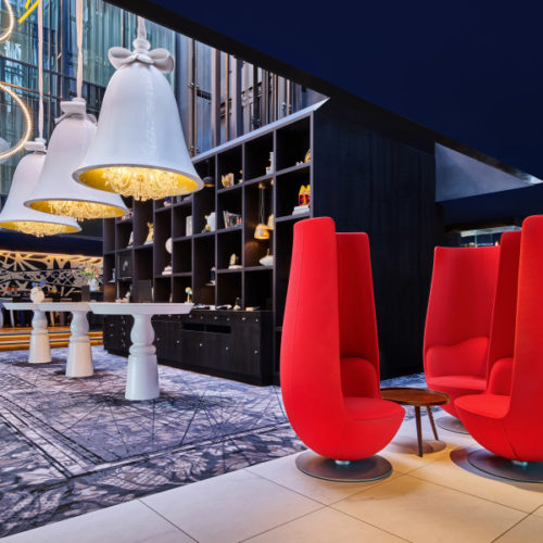 andaz-amsterdam-lobby-tulip-chairs